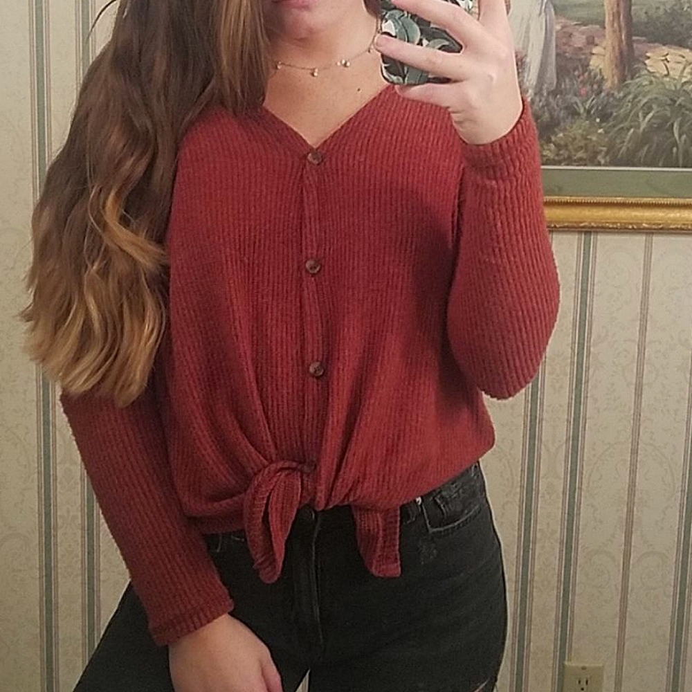 AE thin sweater